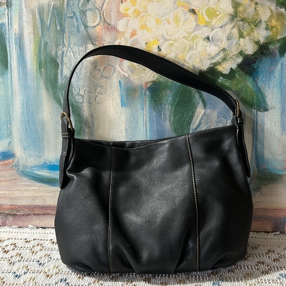 St. John's Bay hobo purse, one zip pocket two Smaller pockets, black - Picture 3 of 6